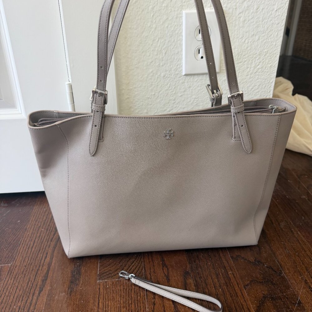 Tory Burch Large Tote, Grey - Picture 6 of 6
